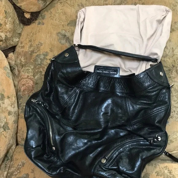 Andrew Marc New York Black Leather Shoulder Bag - Picture 6 of 9